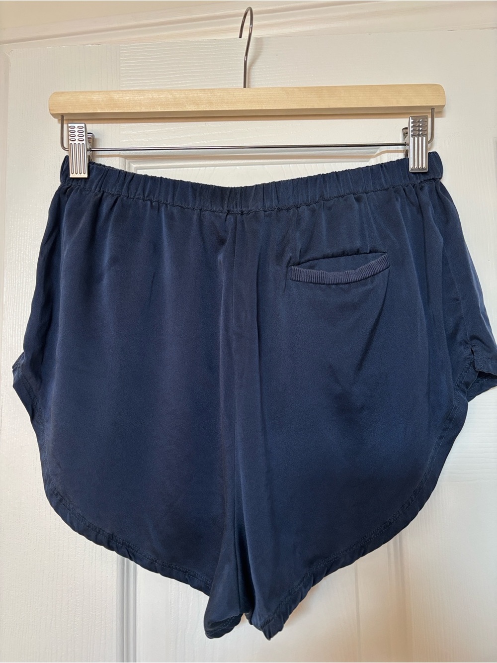 Lunya washable silk sleep shorts - size XS/S - Picture 3 of 5